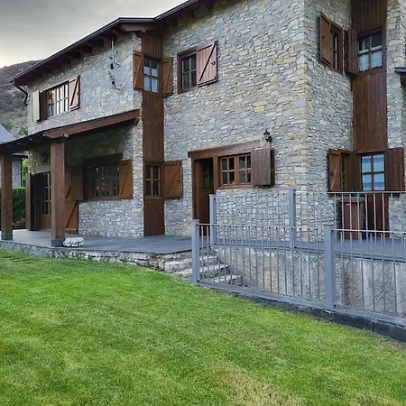Casa De Fusta Al Cor Dels Pirineus בקתה Ribera de Montardit
